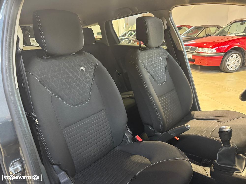 Renault Clio Sport Tourer 1.5 dCi Limited - 9