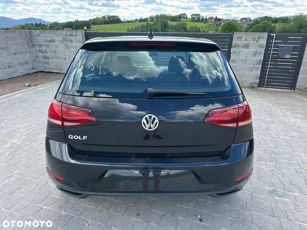 Volkswagen Golf - 5