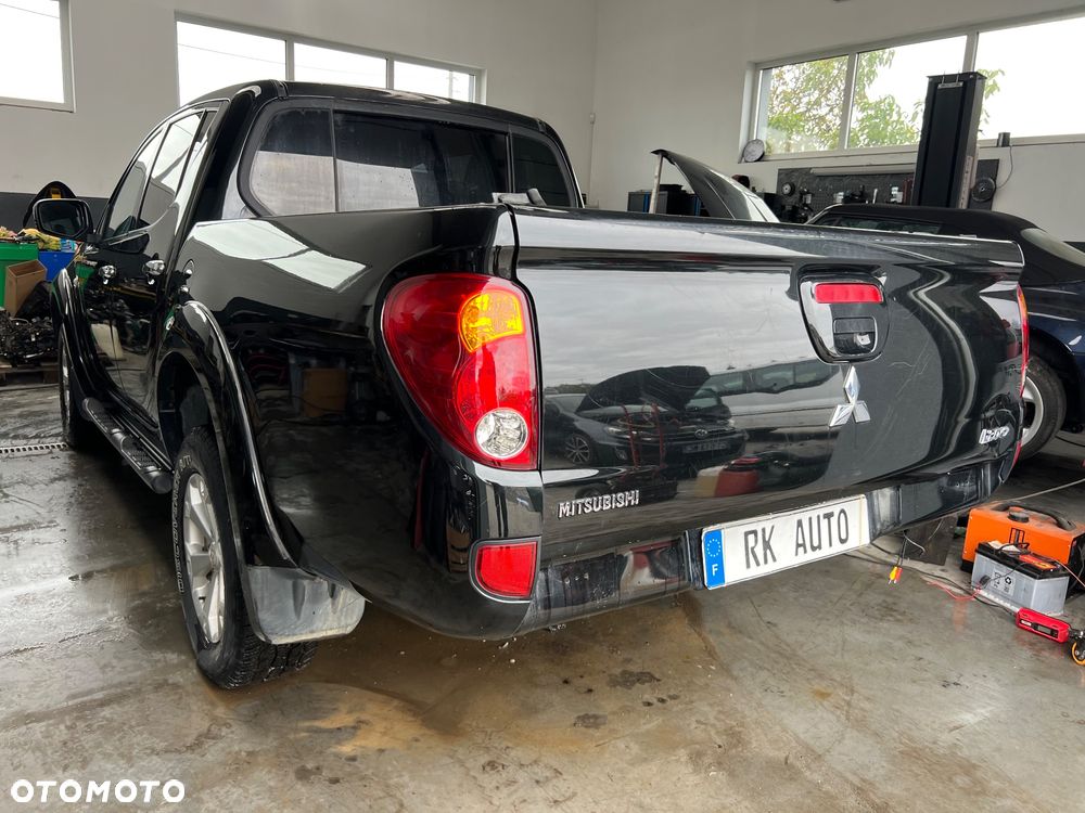 Mitsubishi L200 2.5 DID Instyle Sport - 10
