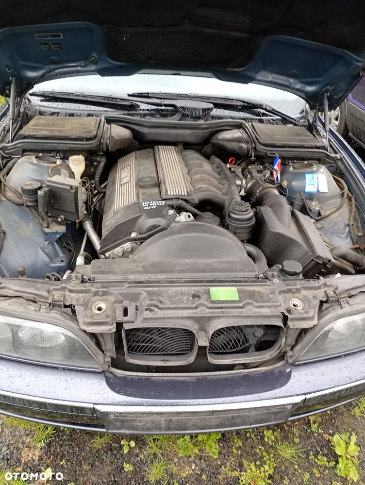 BMW Seria 5 523i - 6