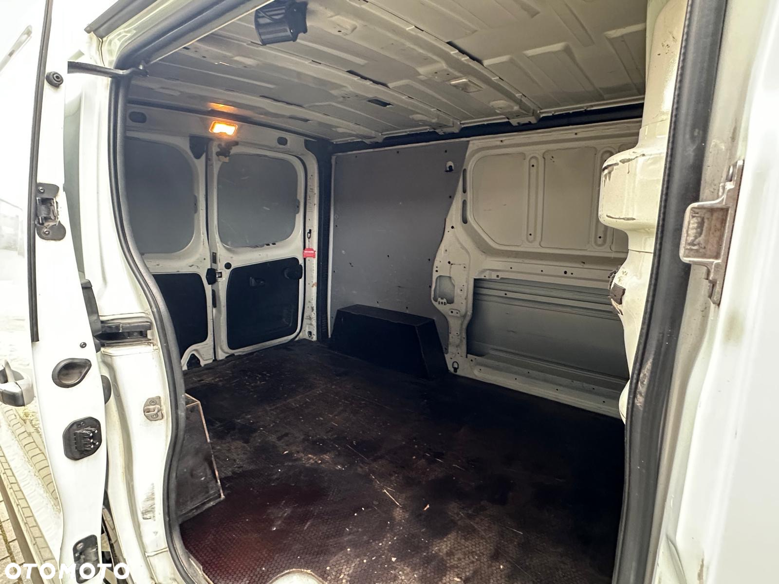 Renault TRAFIC - 25