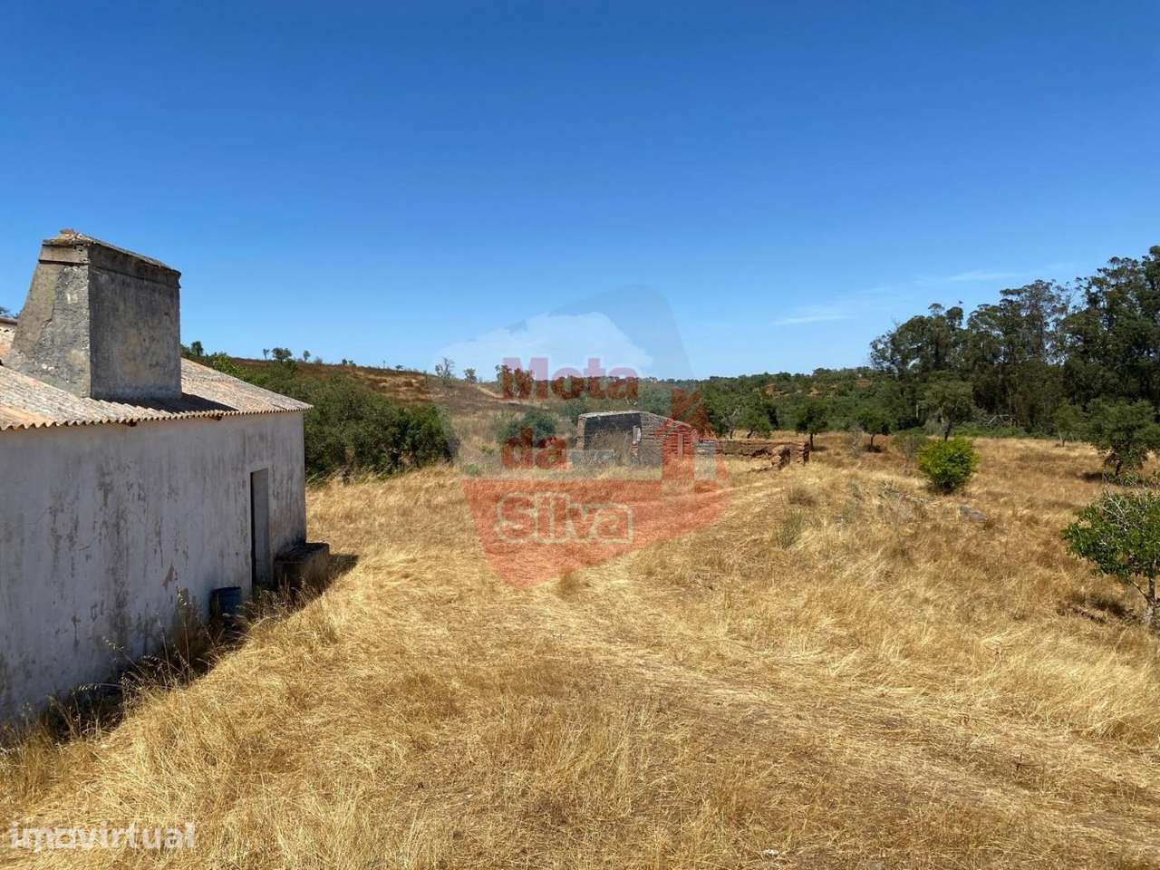 Quinta agrícola com habitação em São Bartolomeu da Serra - Grande imagem: 4/13