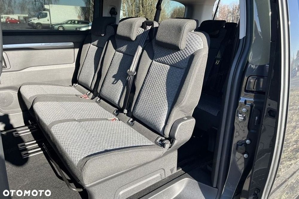 Peugeot Traveller - 10