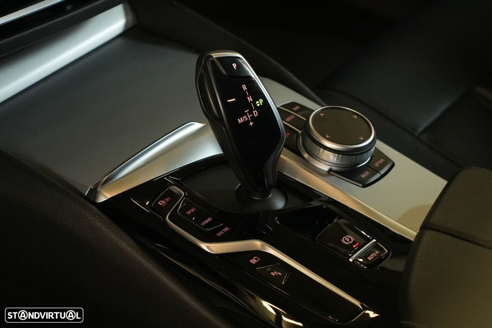 BMW 520 e Pack M - 26