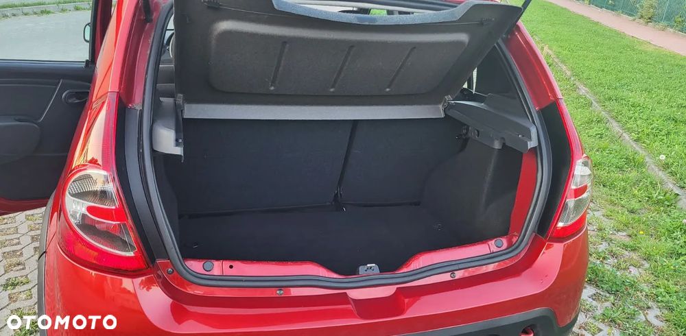 Dacia Sandero Stepway 1.6 - 9