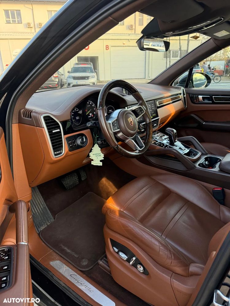 Porsche Cayenne - 5
