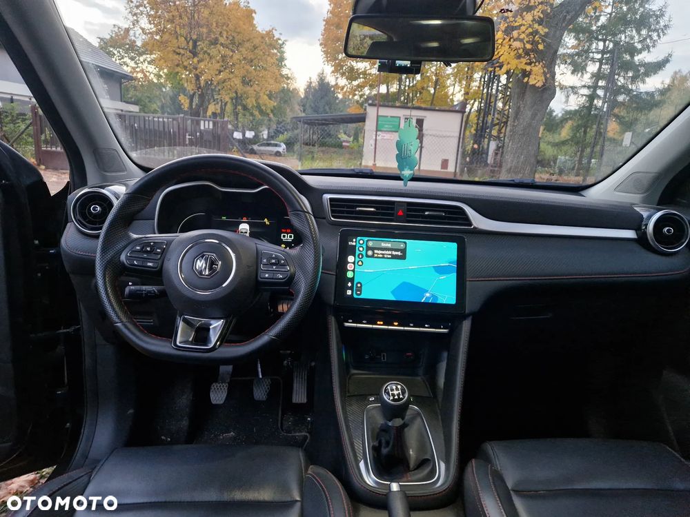 MG ZS - 17