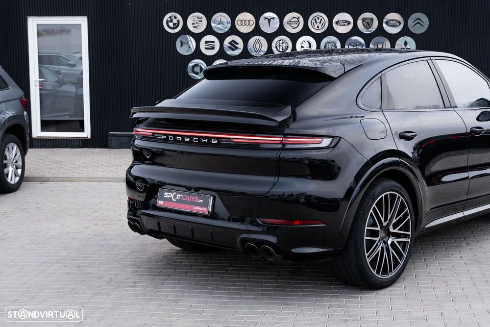 Porsche Cayenne Coupé Turbo E-Hybrid - 11