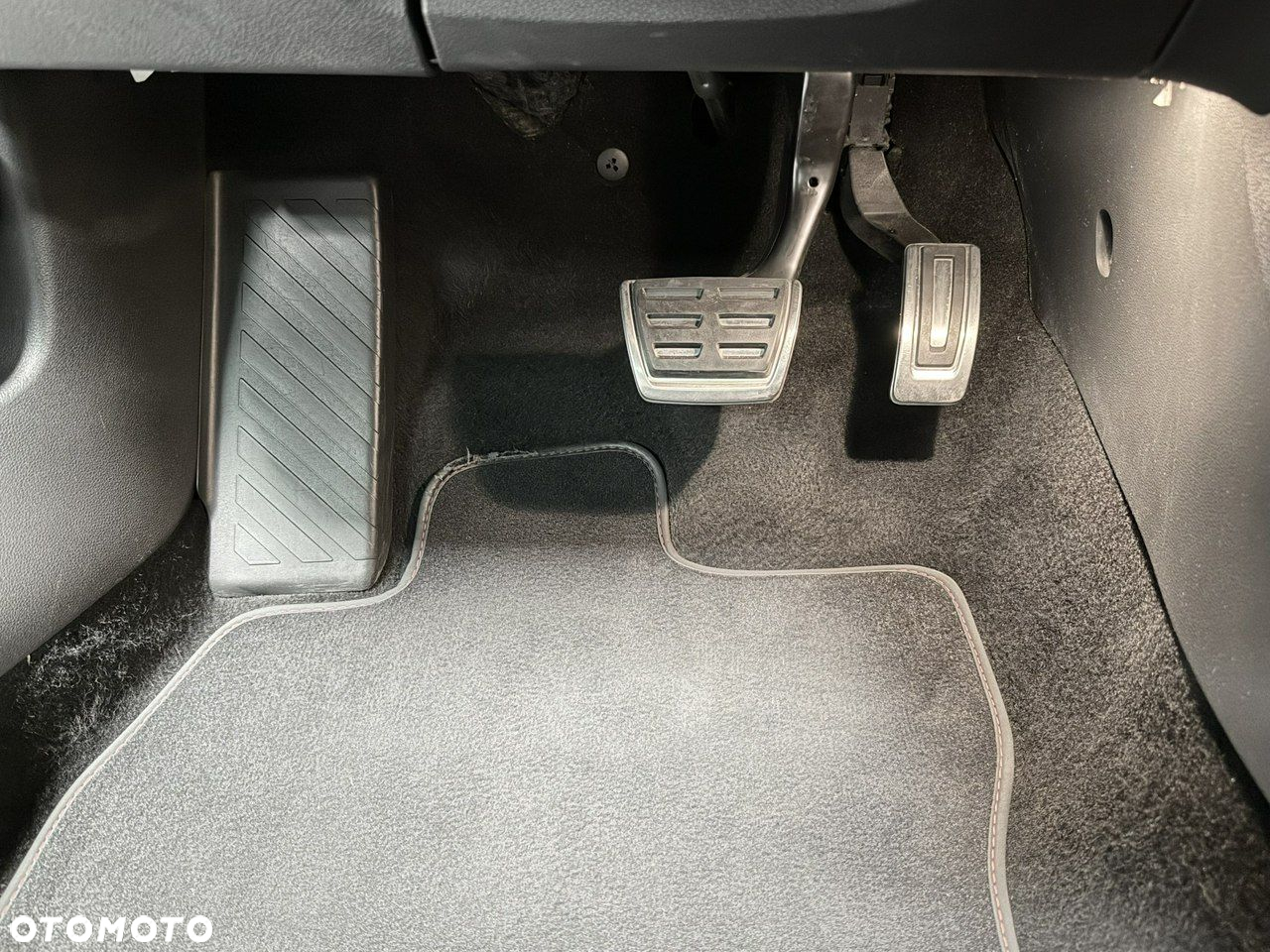 Skoda Octavia Combi 2.0 TDI DSG RS - 35