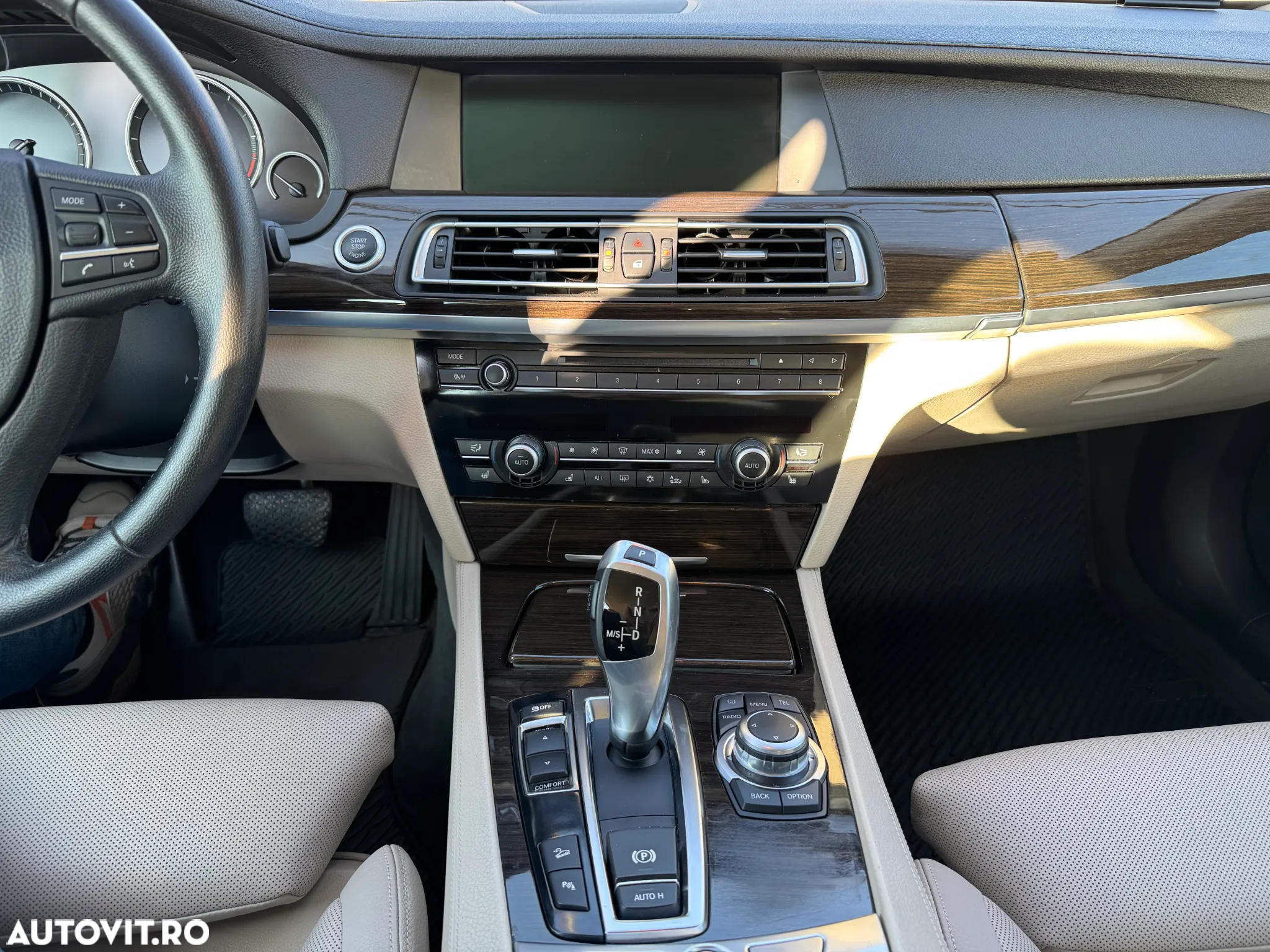 BMW Seria 7 740d xDrive Aut. - 13