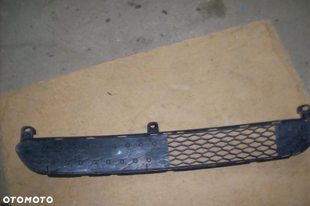 KRATKA ZDERZAKA PRZEDNIEGO TOYOTA AYGO ROK 05/09 - 3