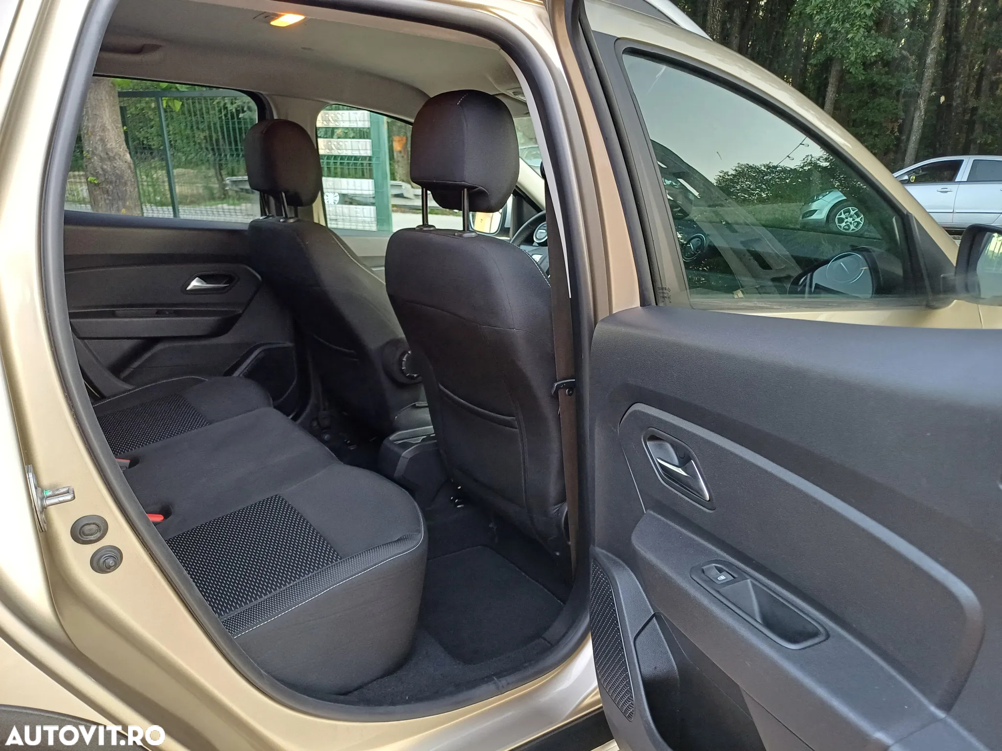 Dacia Duster 1.6 SCe Prestige jante 16" - 10