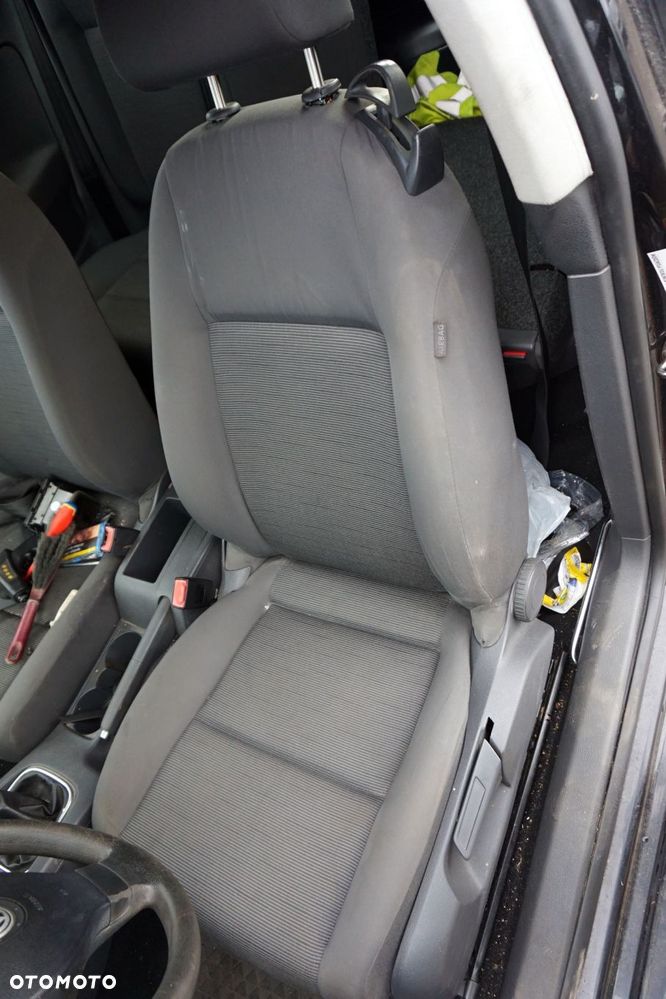 VOLKSWAGEN GOLF V 3D HB 2006 LC9Z 1.4 16V BCA 75KM FXQ CZARNY na części - 10