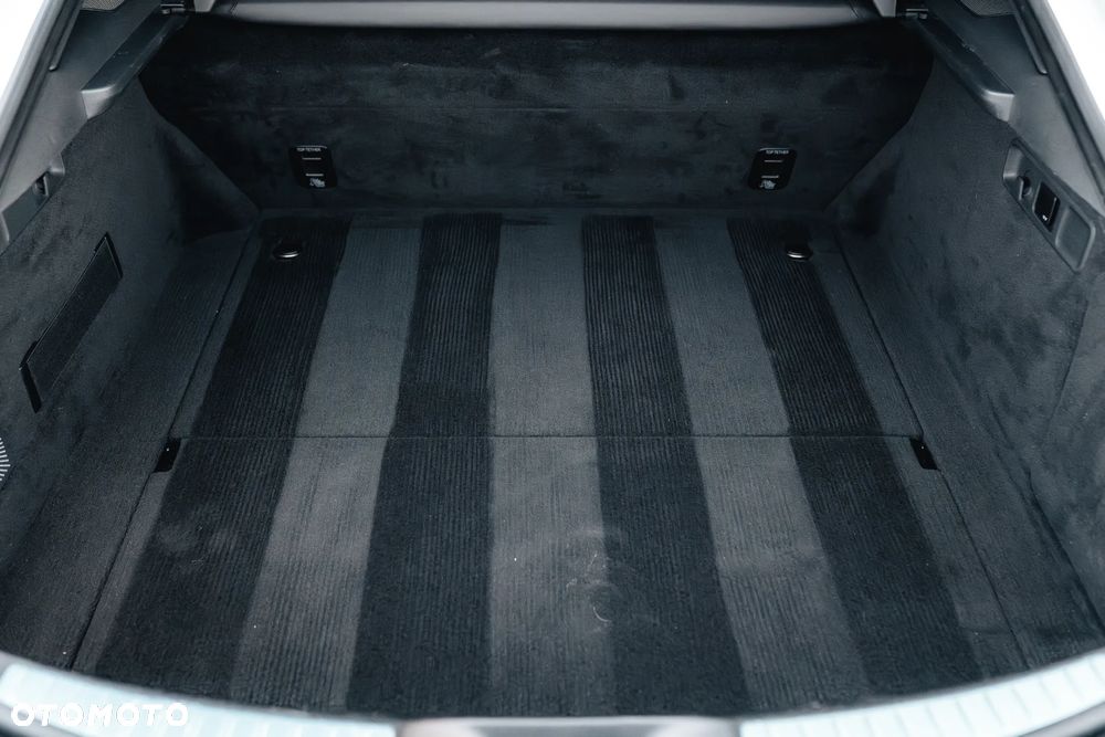 Mercedes-Benz AMG GT - 38