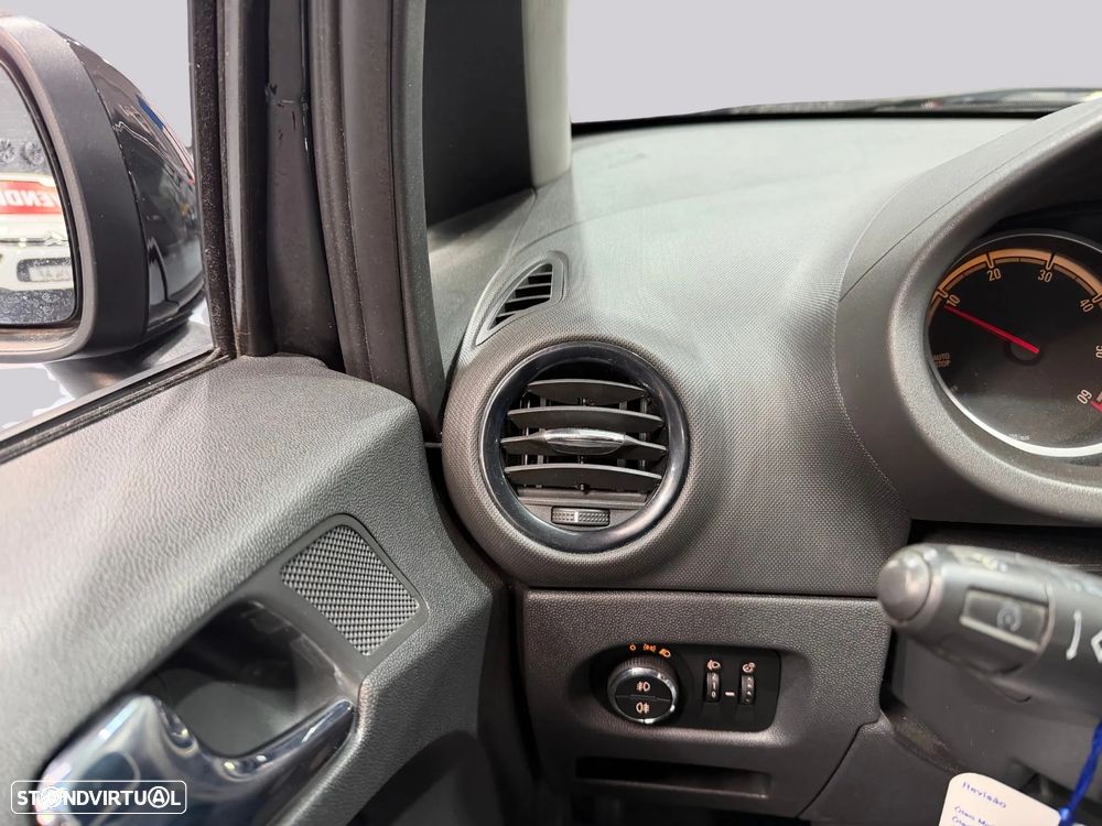 Opel Corsa - 11