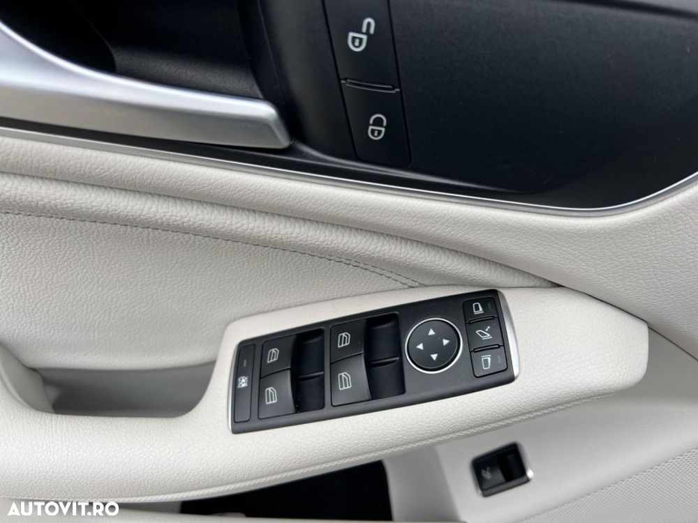 Mercedes-Benz CLA 200 d 7G-DCT Urban - 33