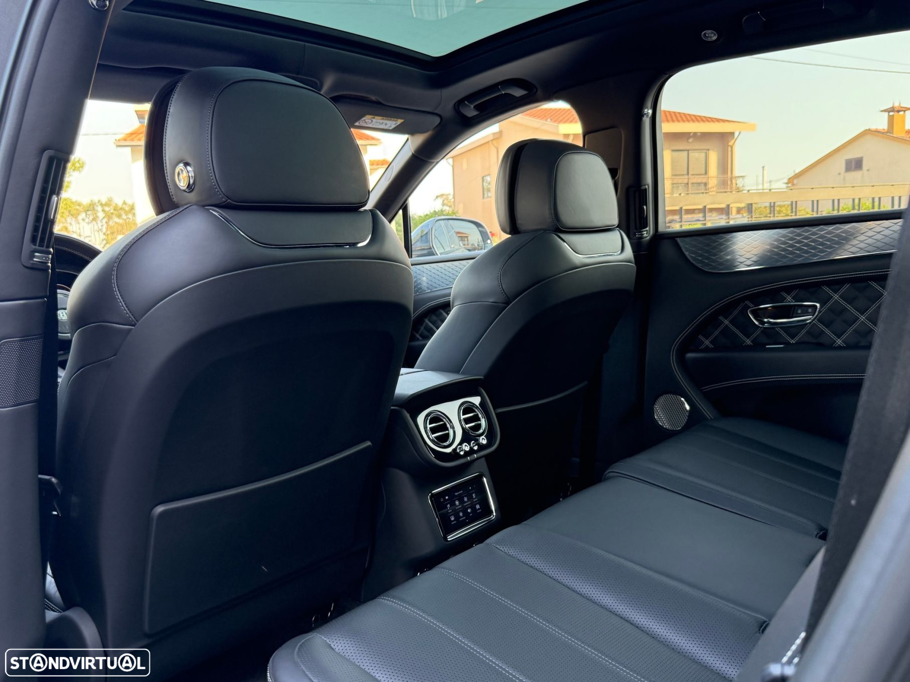 Bentley Bentayga V8 Atelier Edition - 21