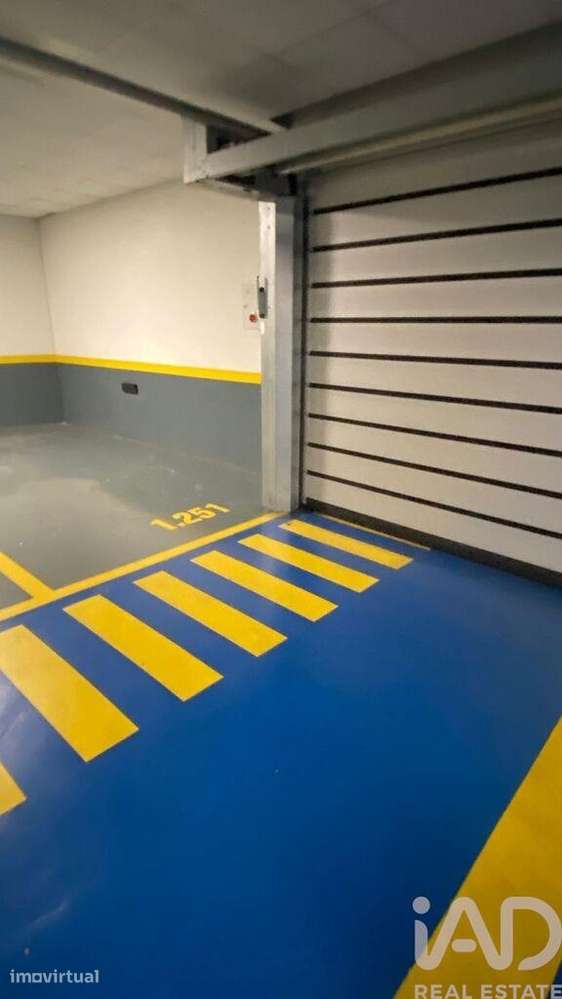 Parque de Estacionamento / Garagem / Box em Avenidas Novas de 25,00 m2 - Grande imagem: 2/2