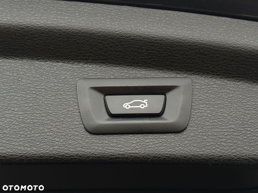 BMW X2 sDrive18d Advantage sport - 28