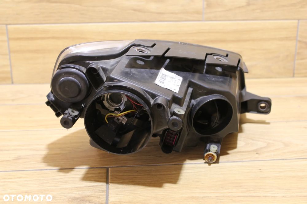 Volkswagen Passat B6 Lampa Lewa Przód 3CO941005R - 3