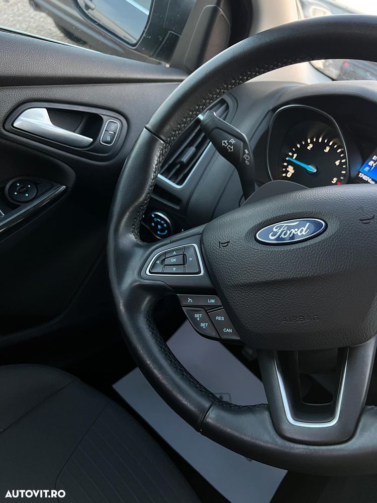 Ford Focus 1.6 TDCi DPF Start-Stopp-System Titanium - 19