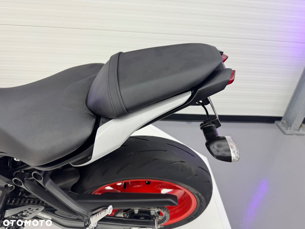 Yamaha MT - 28