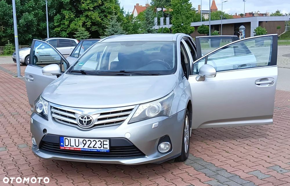 Toyota Avensis 2.0 Style MS - 4