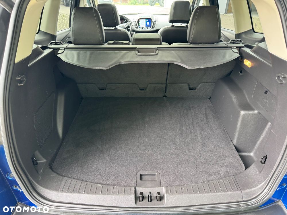 Ford Escape ver-2-0-ecoboost-awd-titanium - 23