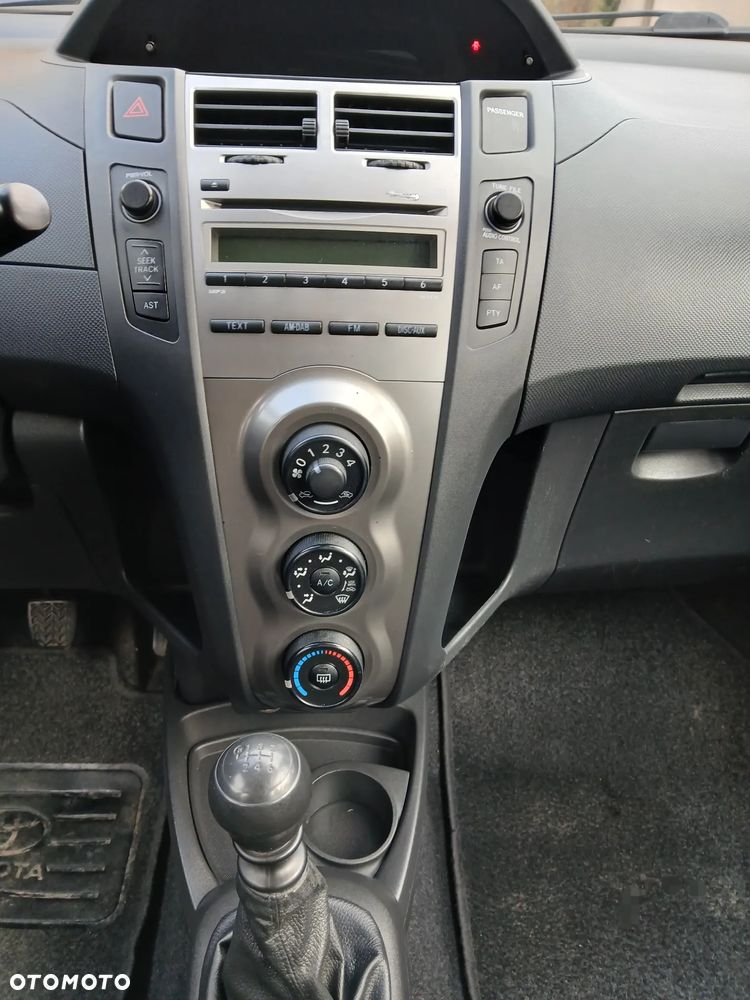 Toyota Yaris 1.33 VVT-i Life - 13