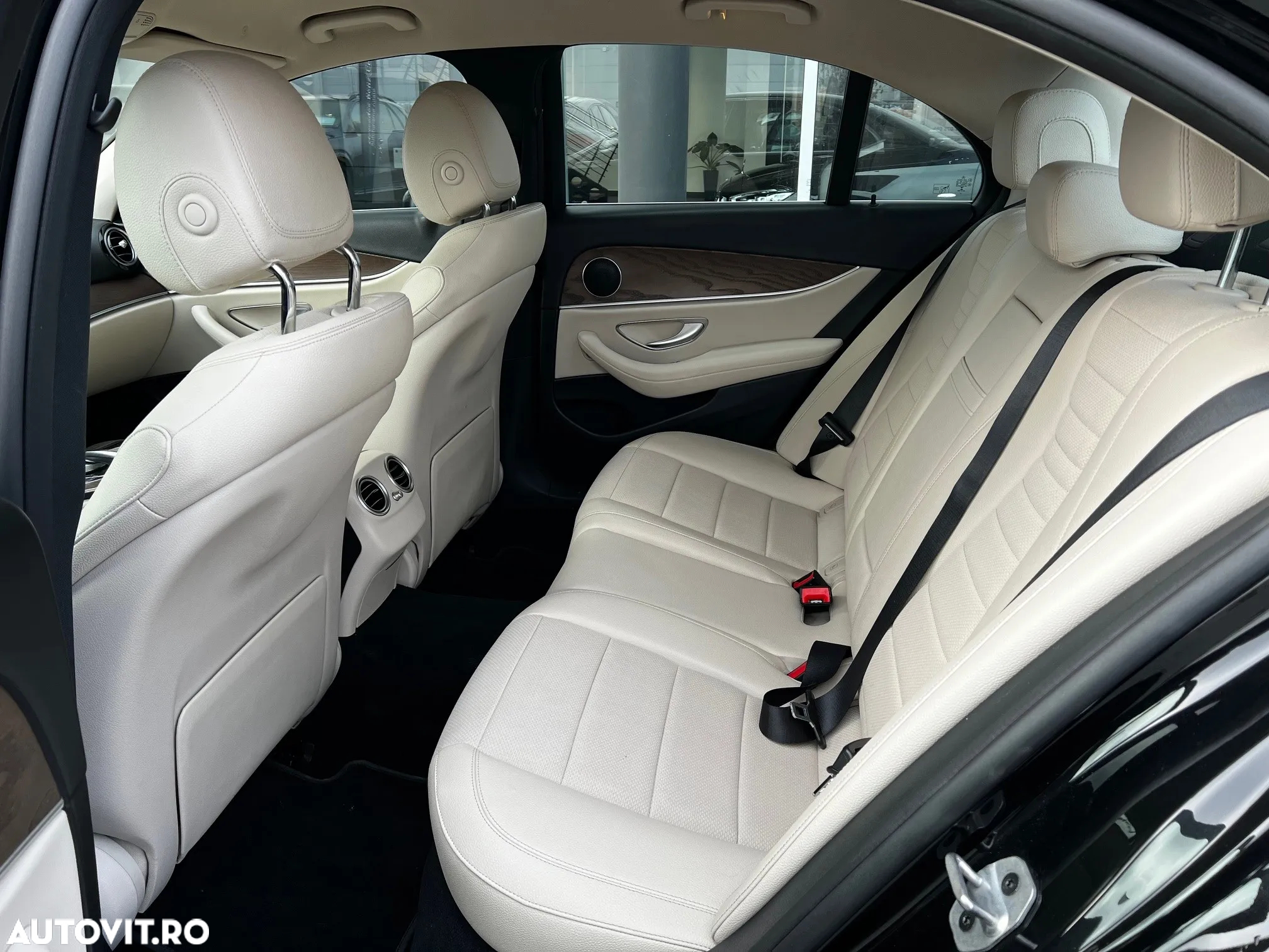 Mercedes-Benz E 220 d 4MATIC Aut. - 11
