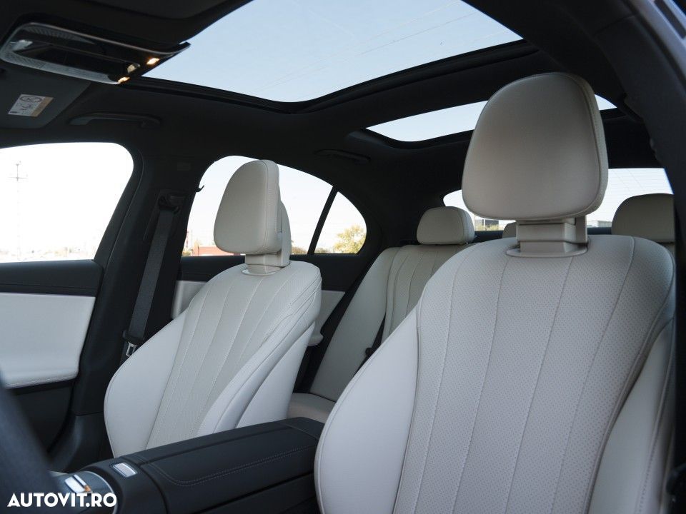 Mercedes-Benz E - 12