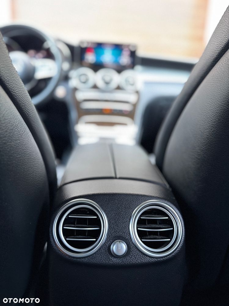 Mercedes-Benz GLC 220 d 4Matic 9G-TRONIC - 34