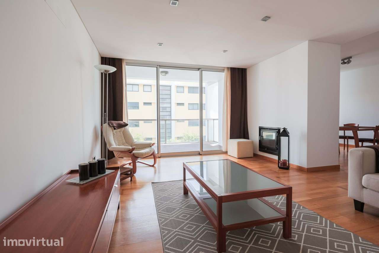 Apartamento de 3 Quartos em Ponta Delgada com Varanda e Garagem - Grande imagem: 2/18