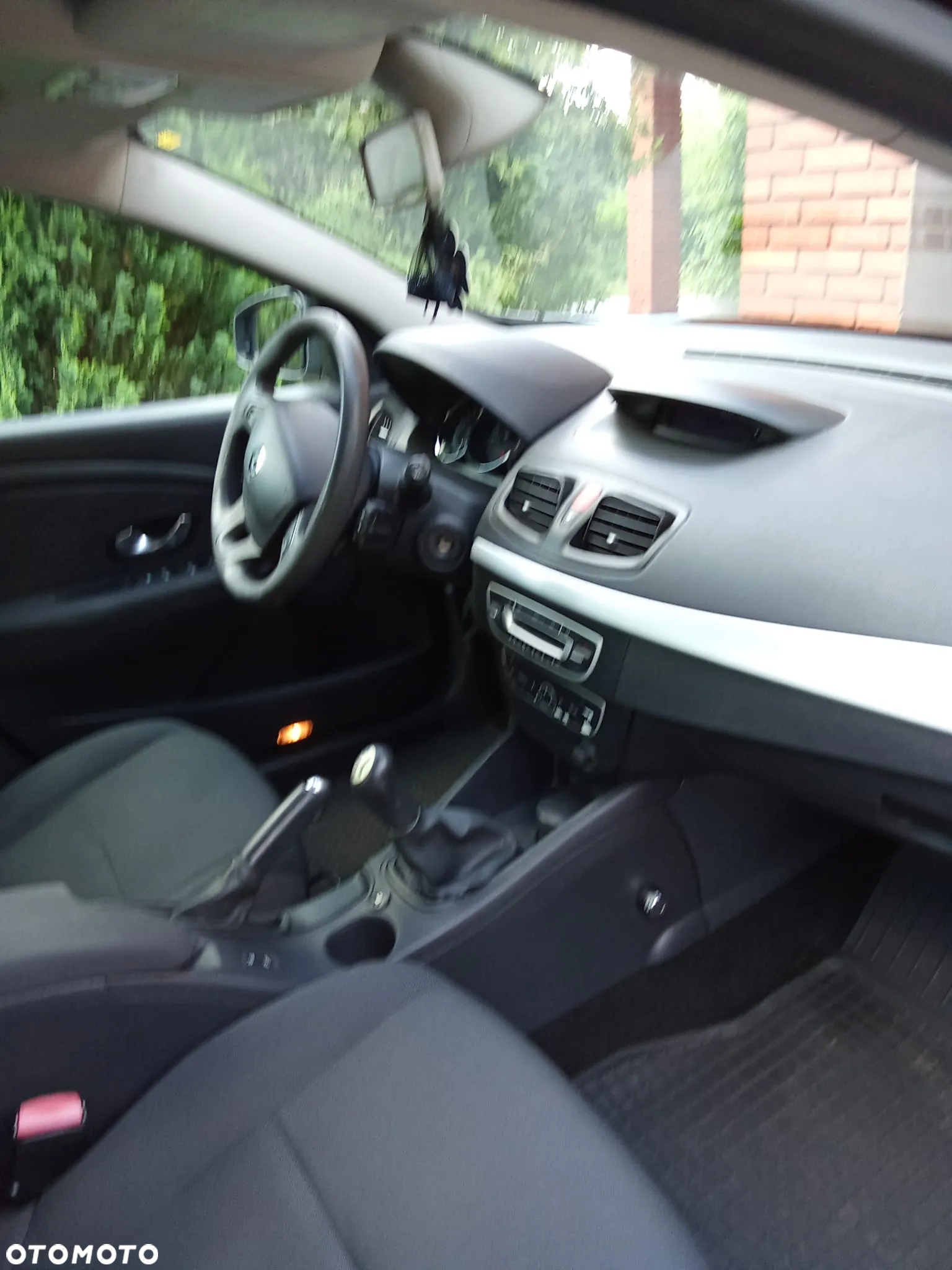 Renault Fluence 1.6 16V Expression - 5