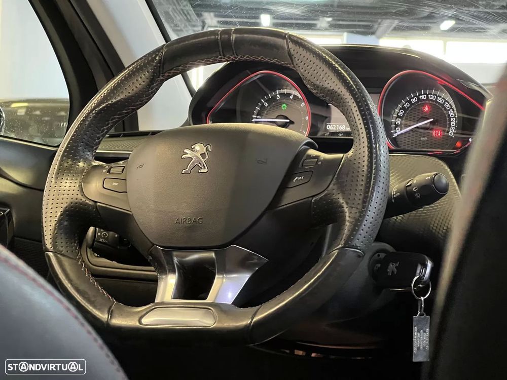 Peugeot 2008 1.2 PureTech GT Line - 17