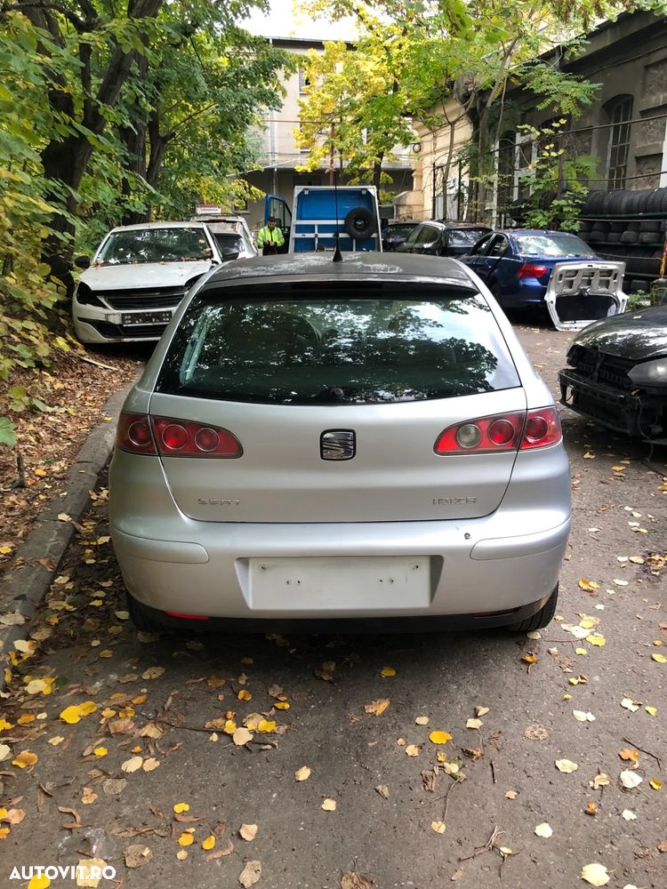 Dezmembrez Seat Ibiza/Cordoba gri argintiu 2004 1,4 benzina - 4