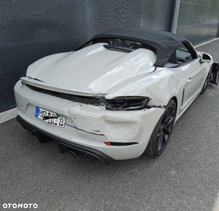 Porsche 718 Spyder - 6