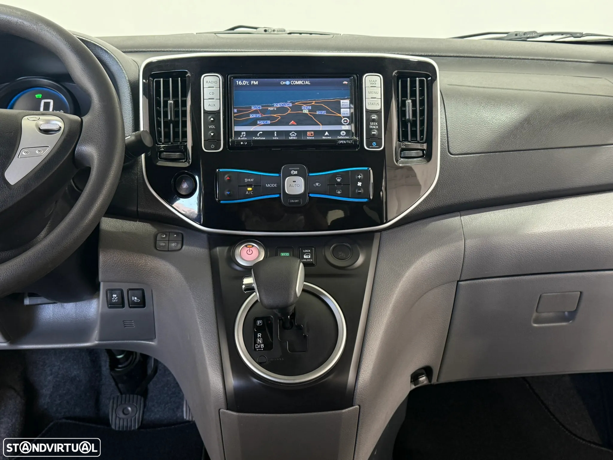Nissan NV200 Evalia - 33