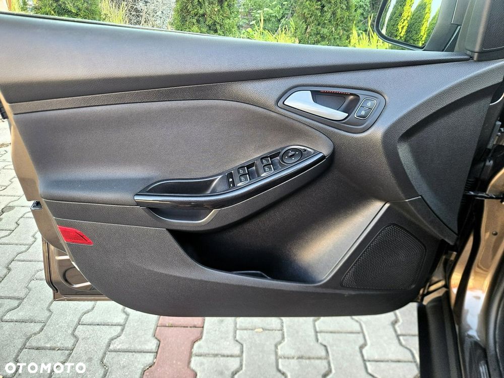 Ford Focus 1.5 EcoBlue Start-Stopp-System TITANIUM X - 17