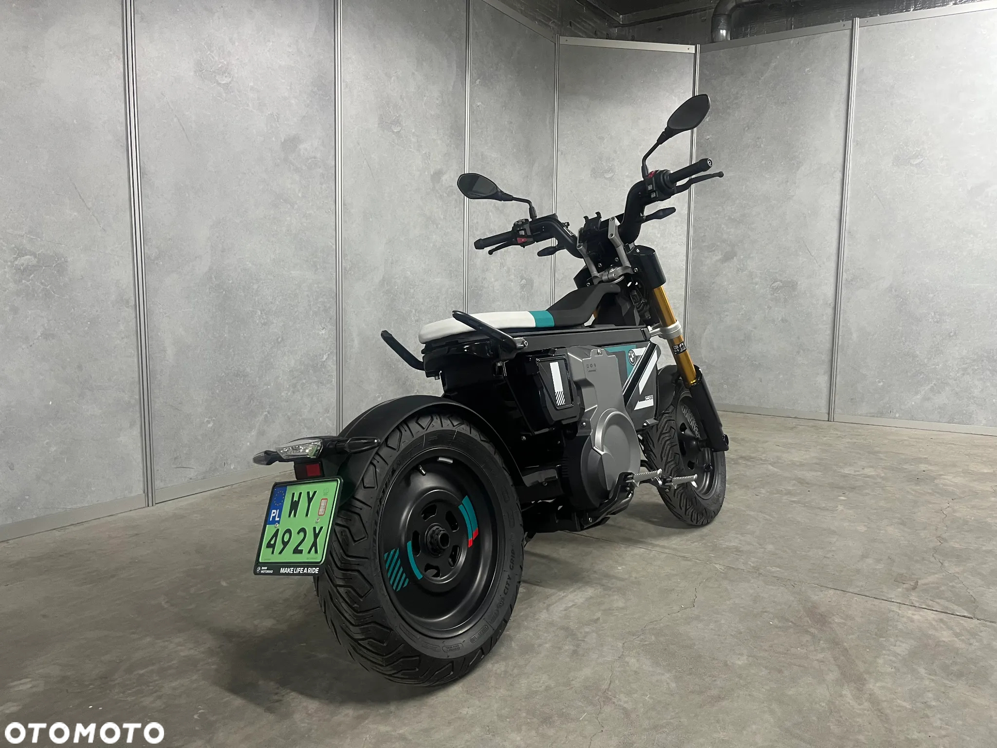 BMW CE 02 - 2