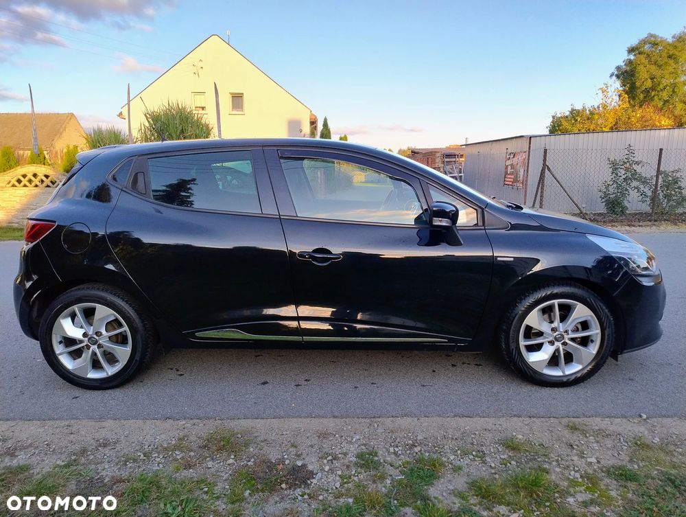 Renault Clio 1.2 16V 75 Limited - 26