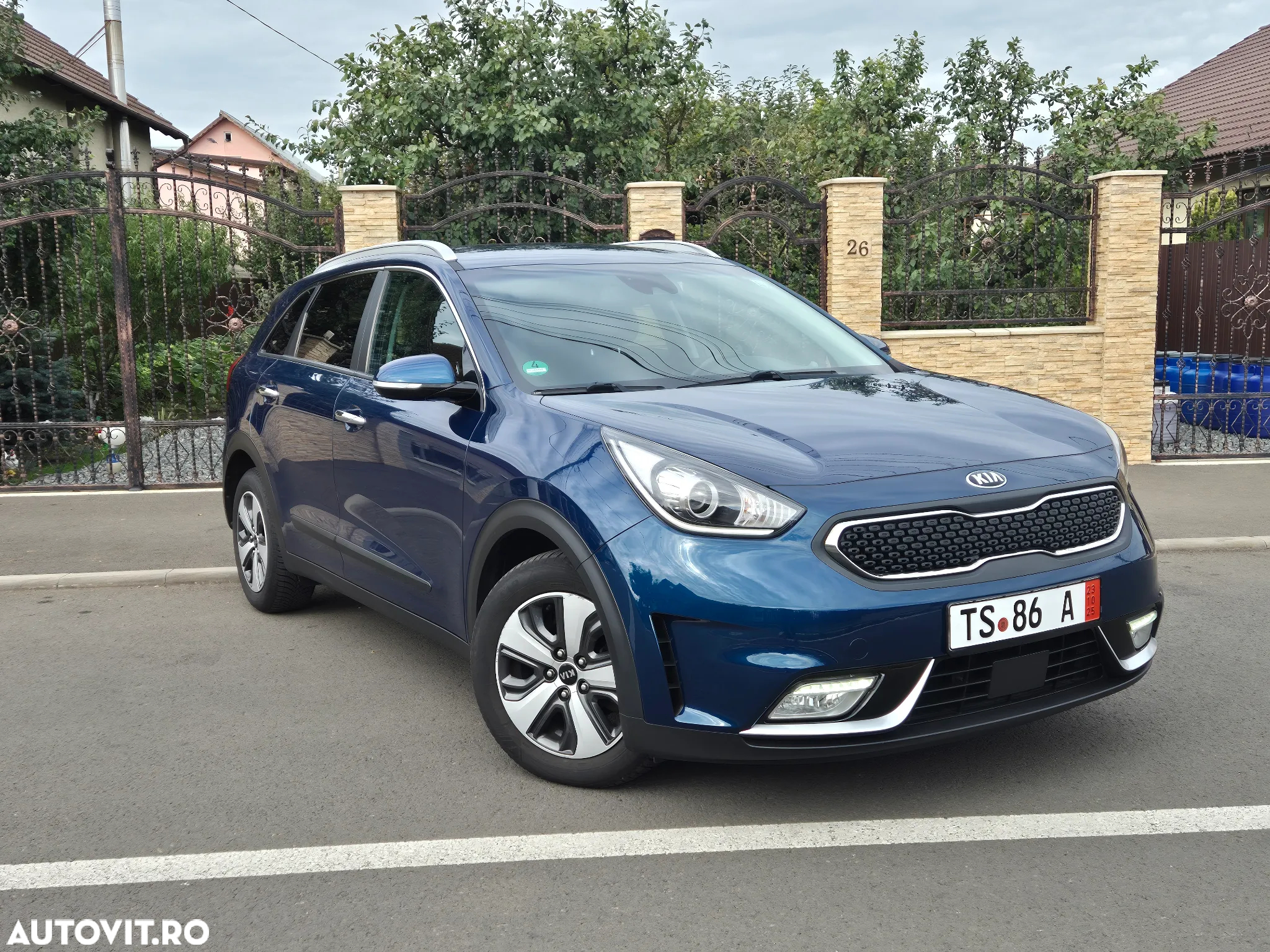 Kia Niro 1.6 GDI 2WD Aut. Spirit - 2