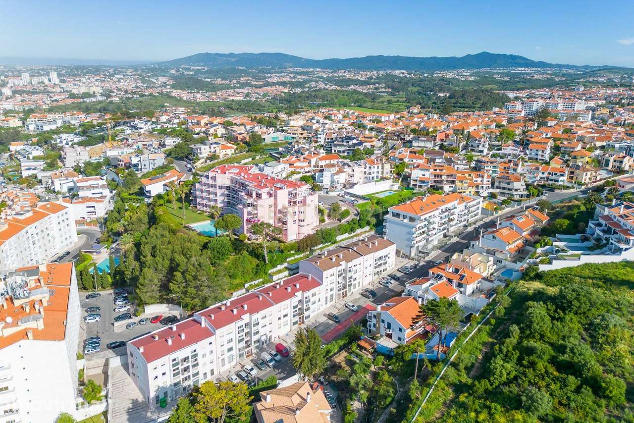 Exclusiva Moradia na Parede com Vista de Mar e Apartamento T1 Independ - Grande imagem: 5/51