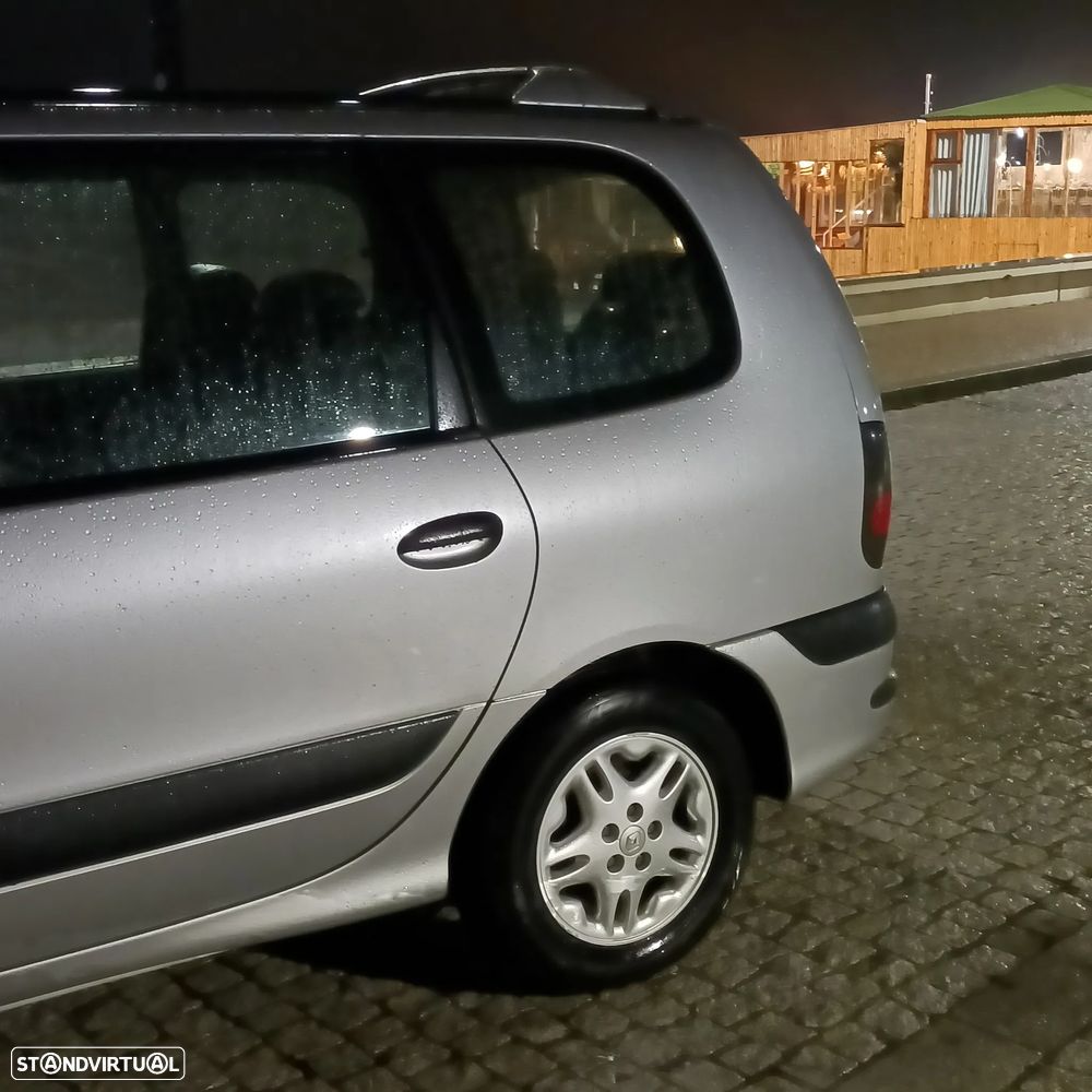 Renault Grand Espace RT 2.2 dT - 5