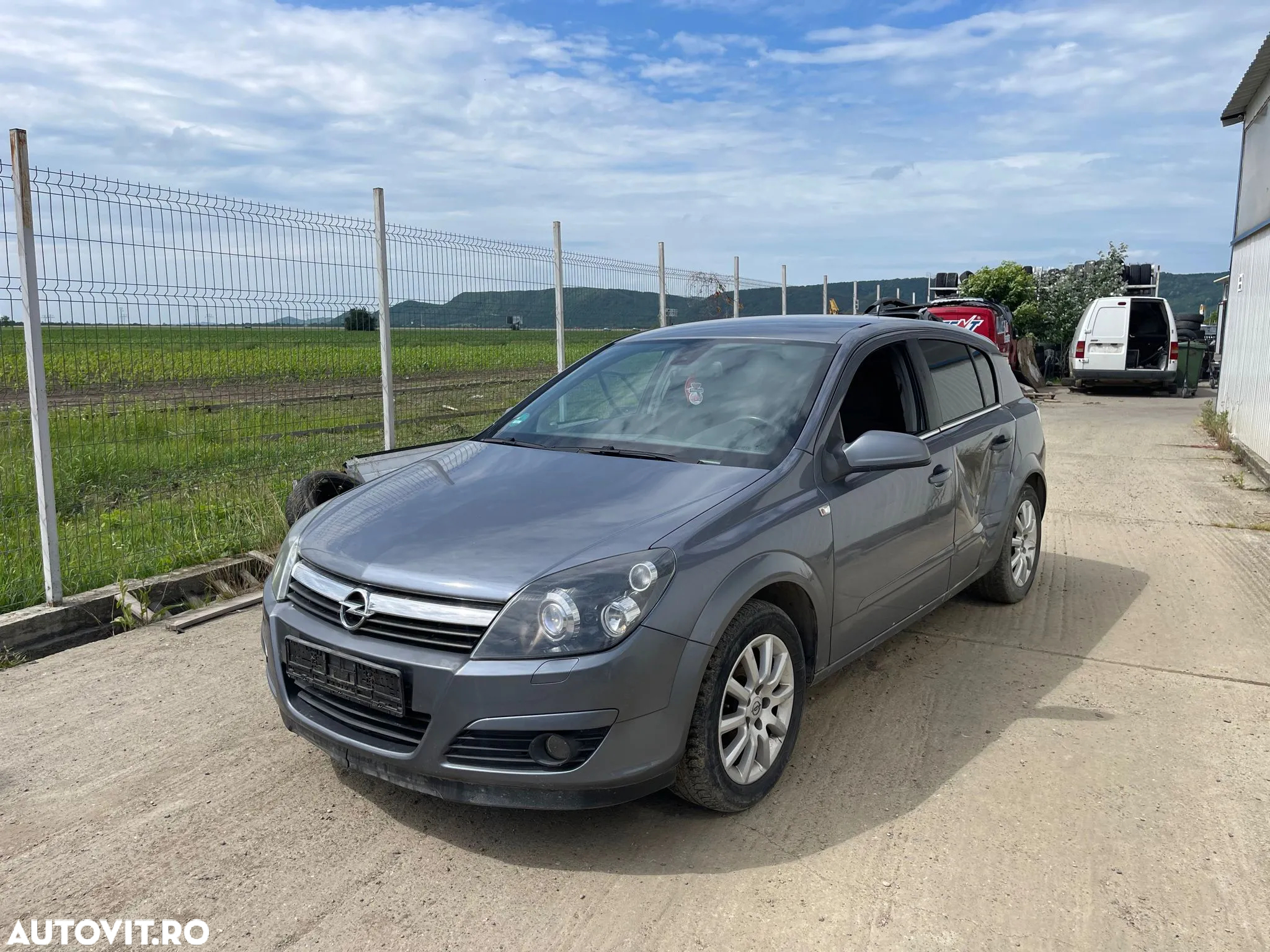 Dezmembrari Opel Astra H 1.7 CDTi - 2