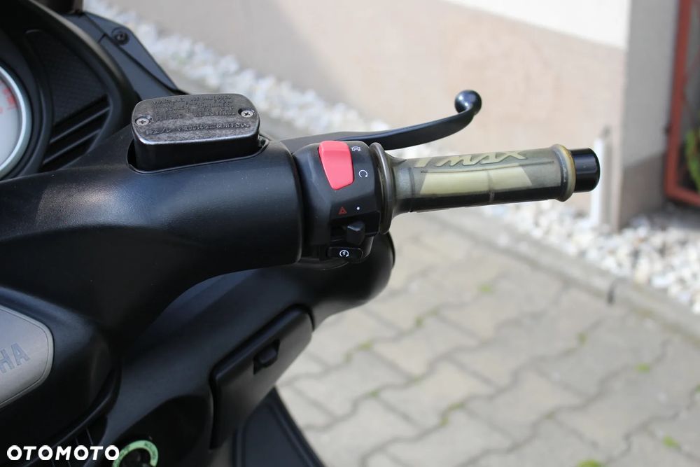 Yamaha Tmax - 18