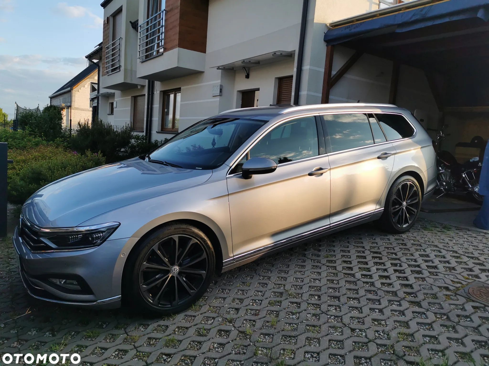Volkswagen Passat - 1