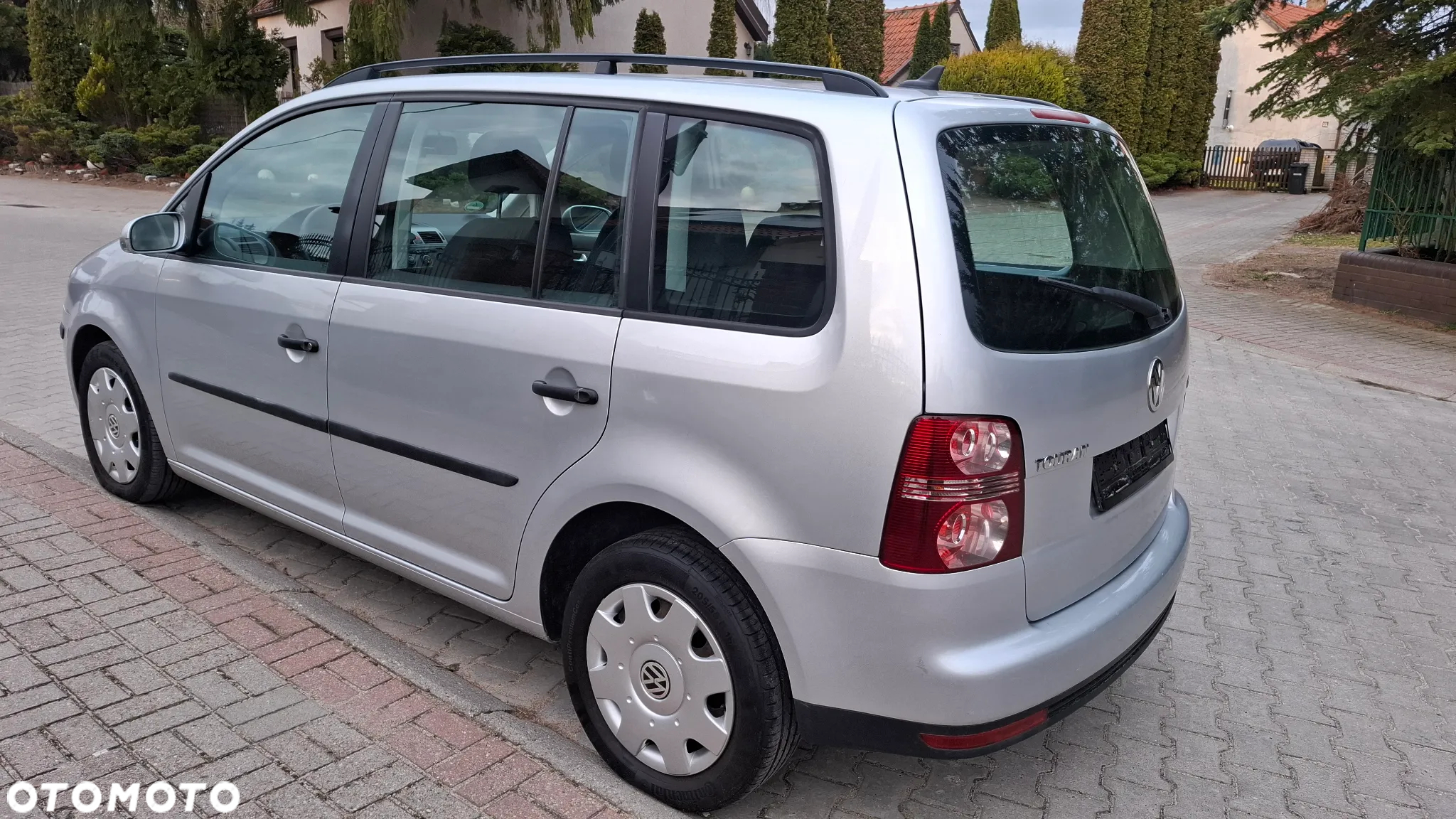 Volkswagen Touran 1.9 TDI DPF Conceptline - 4