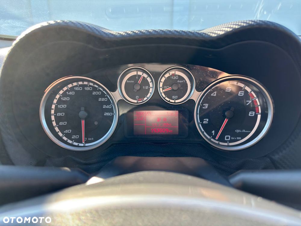 Alfa Romeo Mito 1.4 TB Distinctive - 28