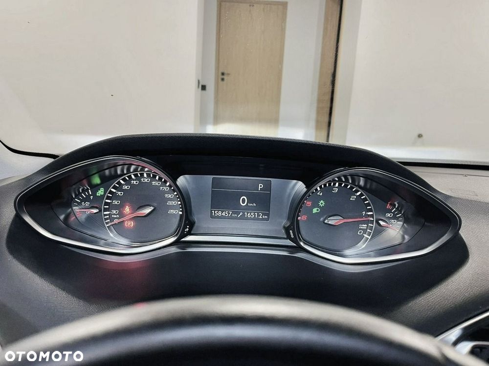 Peugeot 308 - 25